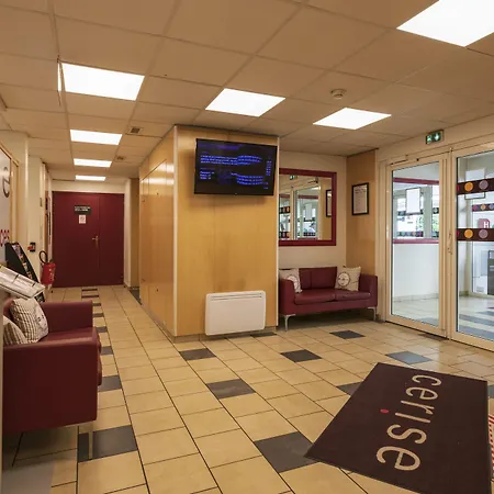 Hotel Cerise Chatou