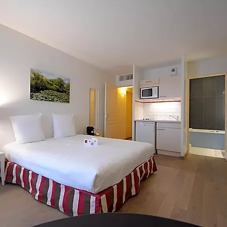 Hotel Cerise Chatou