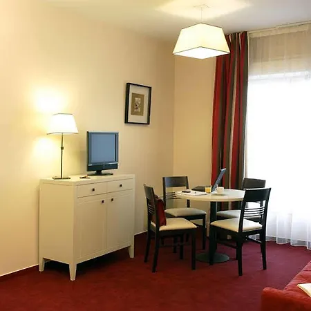 Hotel Cerise Chatou